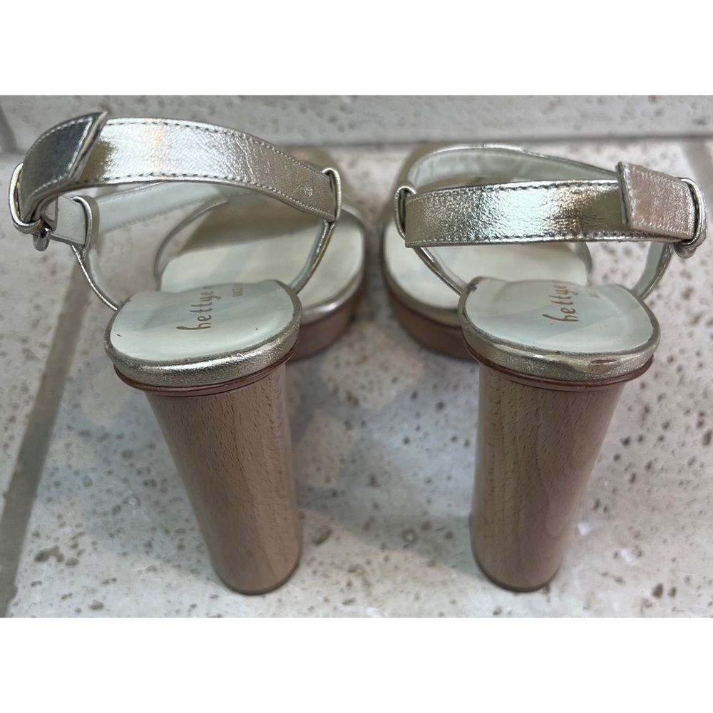 Bettye Muller Gold Leather T-Strap Wooden Platform Sandals Size EU 37 US 6.5 - Picture 6 of 14